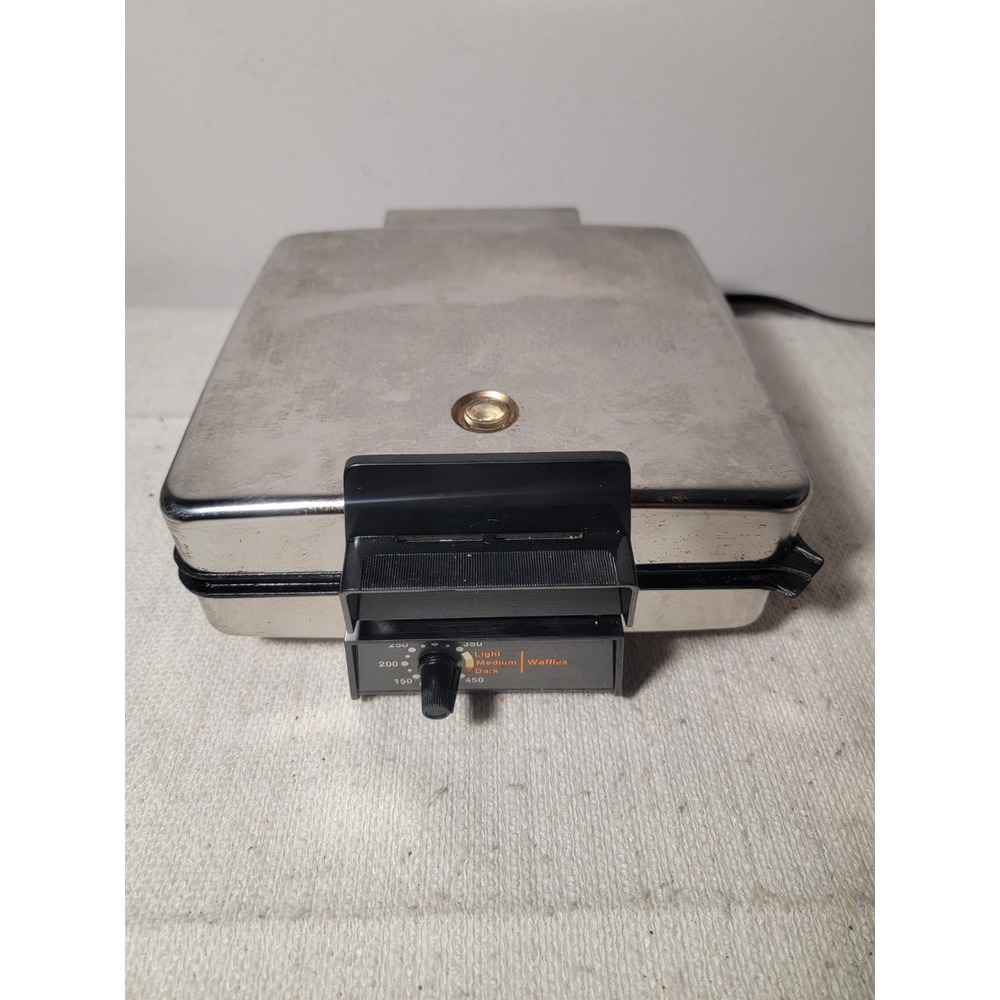 Vintage Toastmaster Square Waffle Iron Baker Flat Griddle Reversible Plates